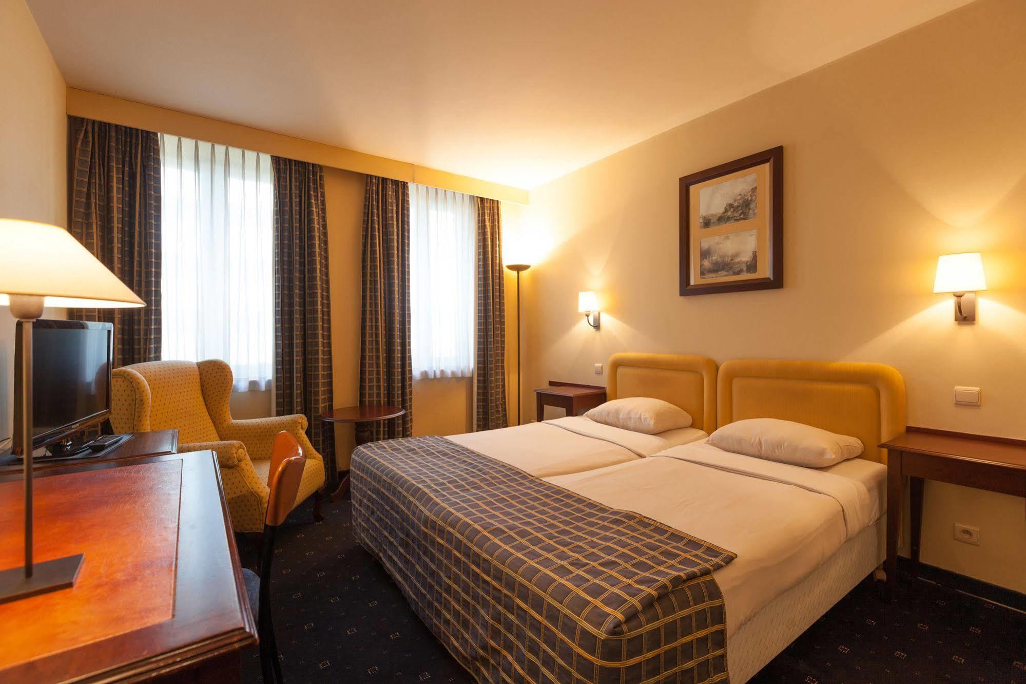 Hotel Villa Royale Brussels Exterior photo